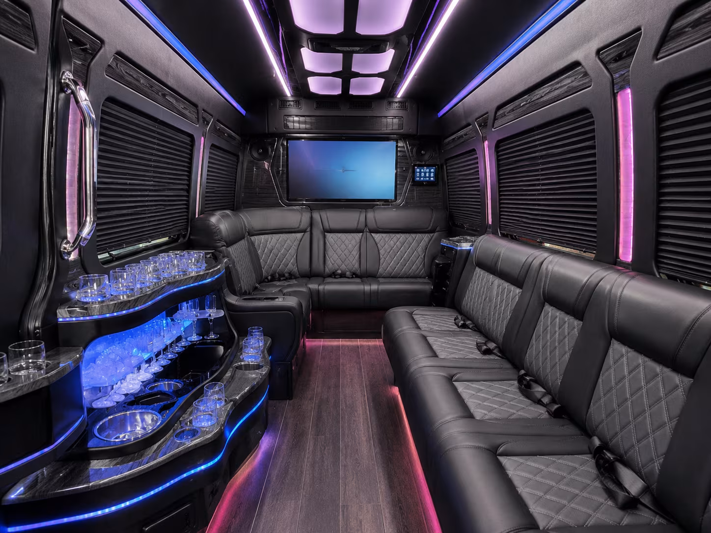 bus rental options for leesburg trips