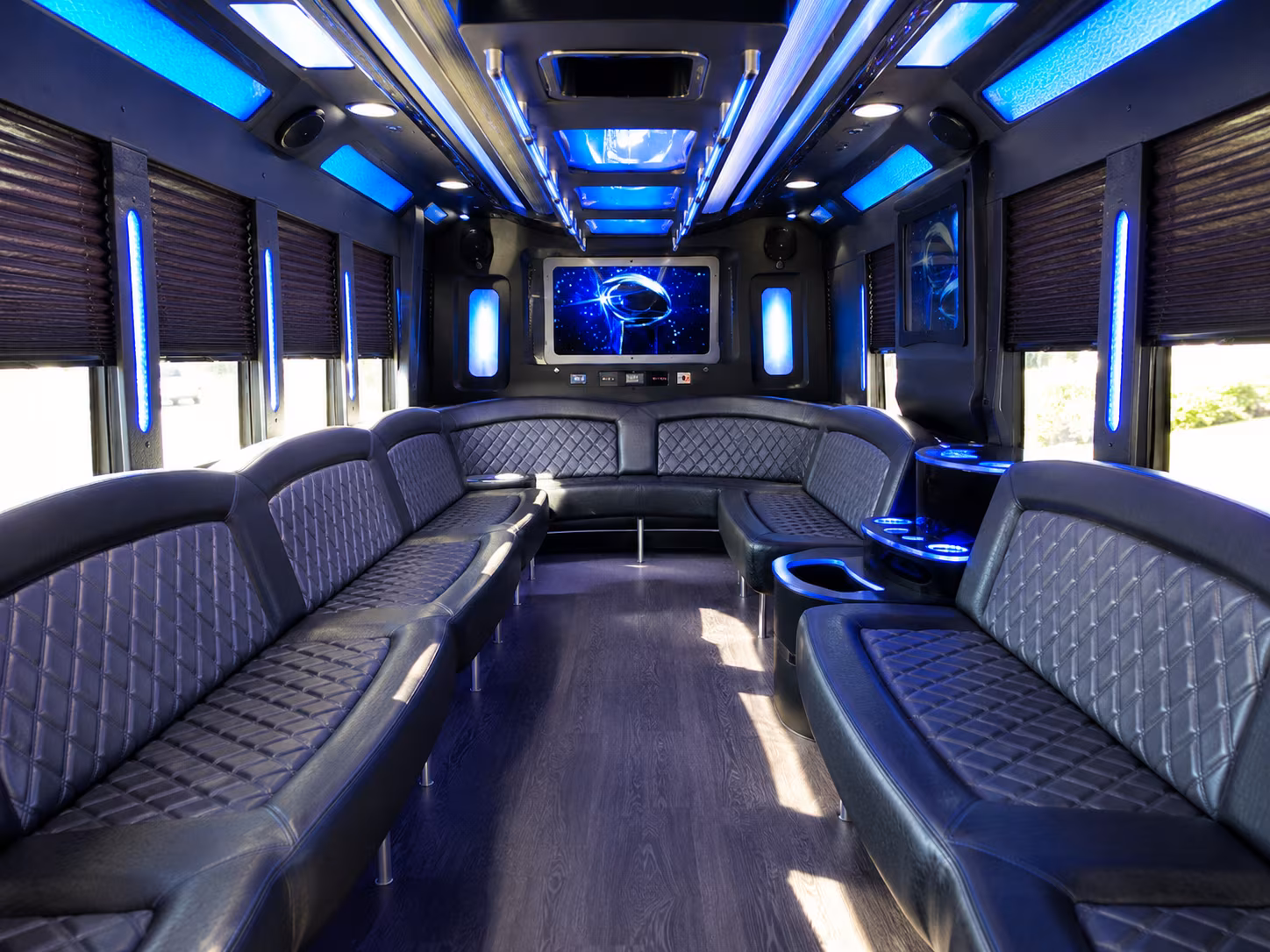 leesburg 28 passenger party bus inside