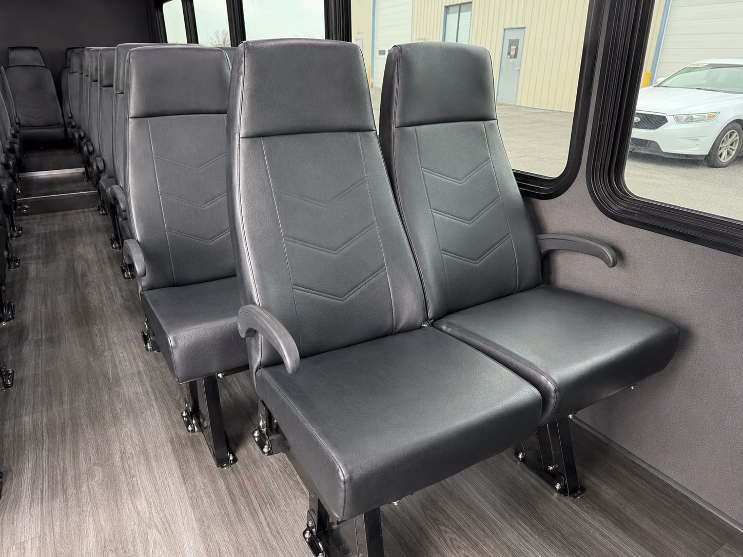 leesburg airport transportation onboard seating