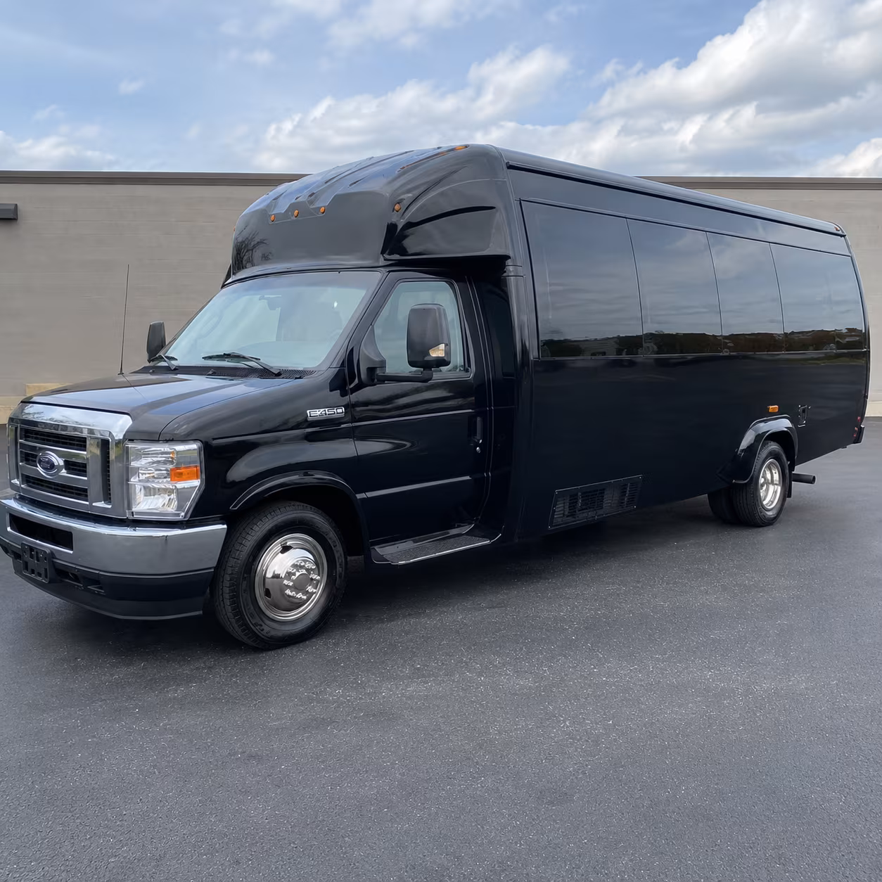 leesburg concert party bus rental