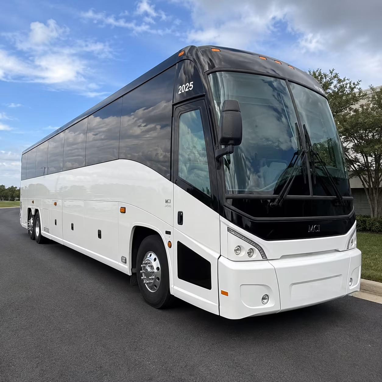 leesburgcharterbuscompany com makes it possible to take the whole grade to the national mall