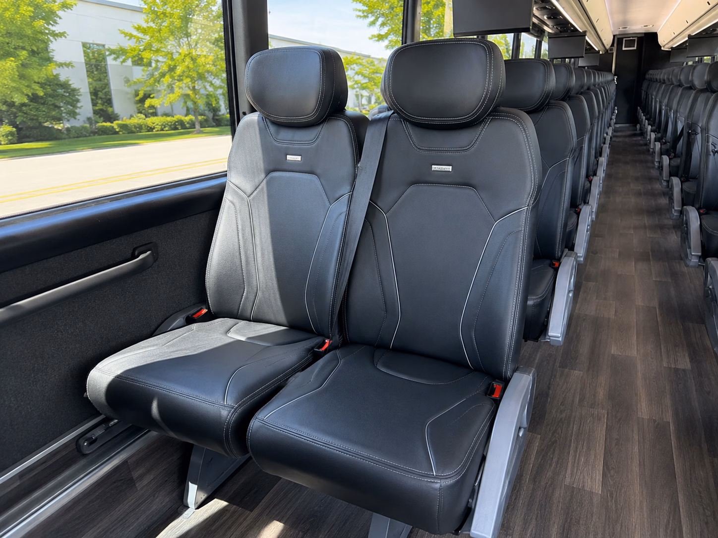 wine tour bus rentals from leesburg to middleburg and beyond
