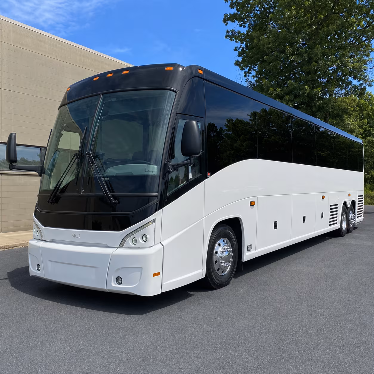 you re never limited to one fleet when you use leesburgcharterbuscompany com for leesburg concert rides