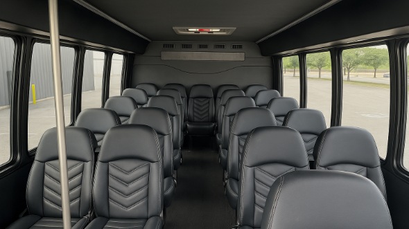 leesburg 25 passenger minibus rental